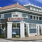 Record ホテル *