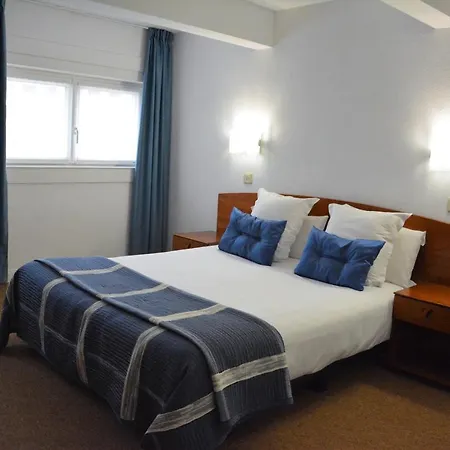 Record Hotel *