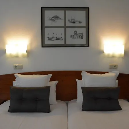 Record Hotel